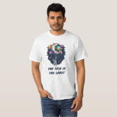 Funny Astronaut Holding a Balloon Planets T-Shirt (Vorne ganz)