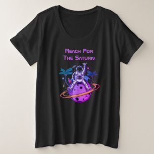 Funny Astronaut sitzt auf Saturn Große Größe T-Shirt