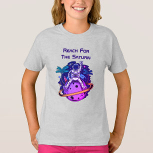Funny Astronaut sitzt auf Saturn T-Shirt