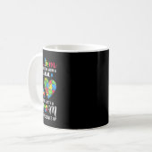 Funny Autism Mama Shirt für Frauen. Diese Coole Au Kaffeetasse (Vorderseite Links)