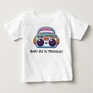 Funny Baby DJ im Training Shirt