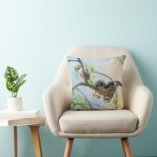 Funny Baby Owls on a Lima w/Yellow Eyes Fine Art Kissen (Stuhl )