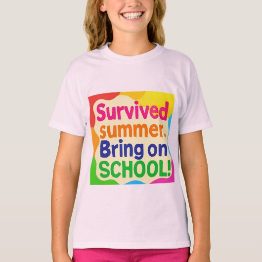 Funny Back to School Kids T-Shirt – "Survived Summ (Vorderseite)