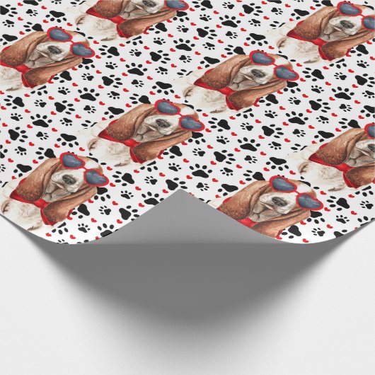 Funny Basset Hound Hund Liebe Rotes Herz und Pfote Geschenkpapier (Ecke)