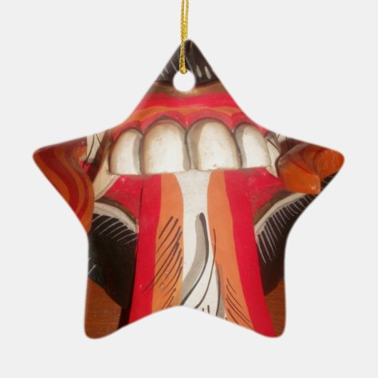 Funny Beängstigende Weiße Zunge Halloween Maske Keramikornament (Vorne)