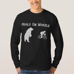 Funny Bear, der auf Rädern Fahrradfahren sucht T-Shirt