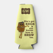 Funny Beer Brewer Keg Woman mit Monogram Flaschenkühler (Vorderseite)