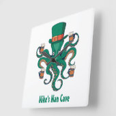 Funny Beer Octopus| Dein Vorname Man Cap Quadratische Wanduhr (Winkel)