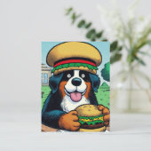 Funny Bernese Mountain Hund mit Cheeseburger Postkarte (Stehend Vorderseite)