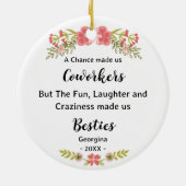 Funny bestie coworker floral wreath personalized keramik ornament (Hinten)