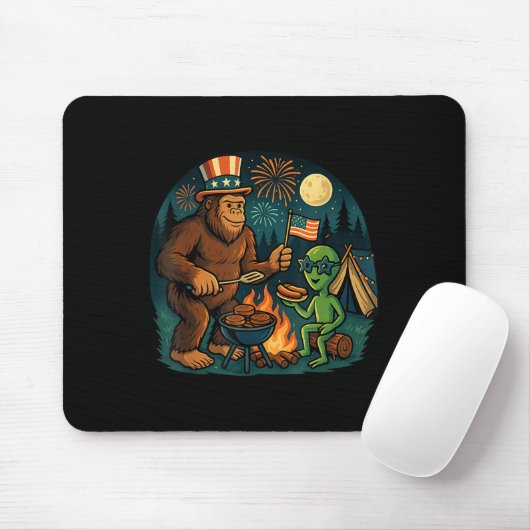 Funny Bigfoot Alien Grillen Campfire 4. Juli Ameri Mousepad (Mit Mouse)