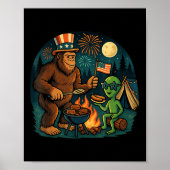 Funny Bigfoot Alien Grillen Campfire 4. Juli Ameri Poster (Vorne)