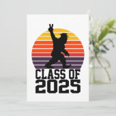 Funny Bigfoot Class von 2025 - Abschluss 2025 Einladung (Stehend Vorderseite)
