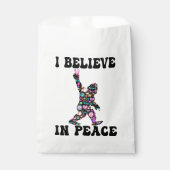 Funny Bigfoot Ich glaube an den Frieden Geschenktütchen (Vorderseite)