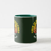 Funny Bigfoot Junting Zweifarbige Tasse (Mittel)