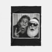 Funny Bigfoot Photobooth With Santa Christmas Xmas Fleecedecke (Vorderseite)