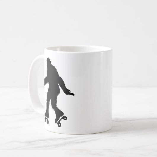 Funny Bigfoot Roller Skaten Kaffeetasse (Vorderseite Links)