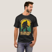 Funny Bigfoot Sasquatch Hide and Seek Champion T-Shirt (Vorne ganz)