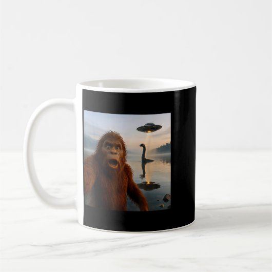 Funny Bigfoot Selfie With Loch Ness Monster And Uf Kaffeetasse (Links)