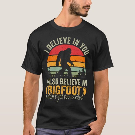 Funny Bigfoot Sprichwort T-Shirt (Vorderseite)