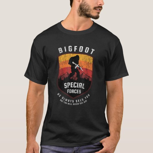 Funny Bigfoot Tactical Special Forces Geschenk für T-Shirt (Vorderseite)