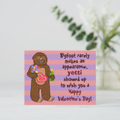 Funny Bigfoot Valentinstag Pun Feiertagspostkarte (Stehend Vorderseite)