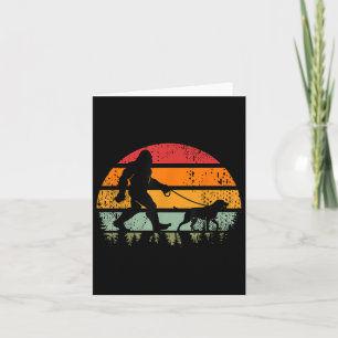 Funny Bigfoot Walking Dog Labrador Retriever Vater Karte