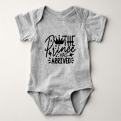 Funny Birth Announcement Typografy Baby Strampler (Vorderseite)