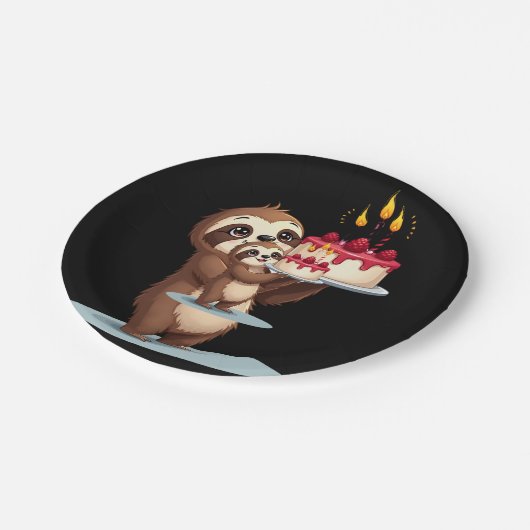 Funny Birthday Cake mit Sloth Kostüm für Jungs und Pappteller (Schrägansicht)