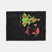 Funny Black Ca Pushing Christmas Tree Over Cat Wha Fleecedecke (Vorderseite (Horizontal))