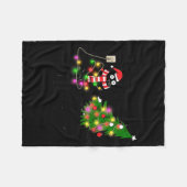 Funny Black Cat Gift Pushing Christmas Tree Over C Fleecedecke (Vorderseite (Horizontal))