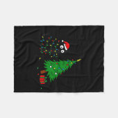 Funny Black Cat Pushing 67 Christmas Tree Over Cat Fleecedecke (Vorderseite (Horizontal))