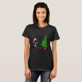 Funny Black Cat Pushing Christmas Tree Over Cat Wh T-Shirt (Vorne ganz)