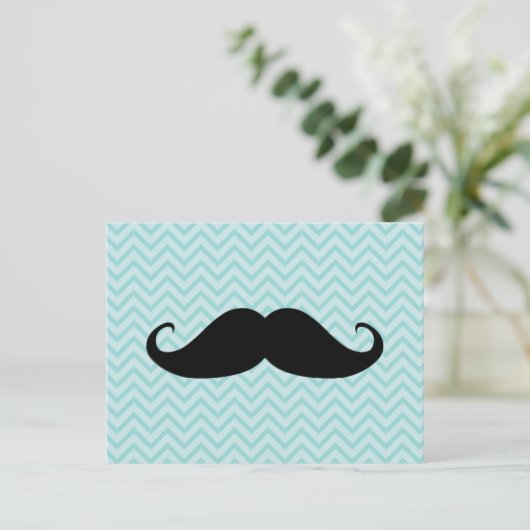 Funny Black Mustache und blaues Zickzack Muster Postkarte (Stehend Vorderseite)