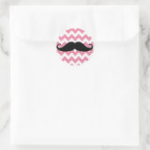 Funny Black Mustache und rosa Zickzack Muster Runder Aufkleber (Tasche)