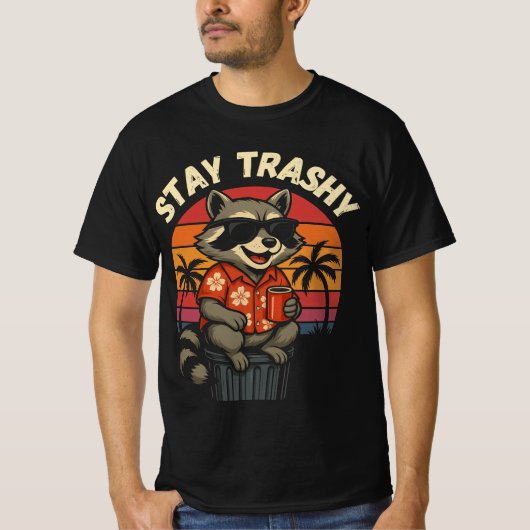 Funny Bleibe Trashy Sunset Raccoon T-Shirt (Vorderseite)