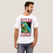 Funny Blue Winged Macaw - Vogelkunst T-Shirt (Vorne ganz)