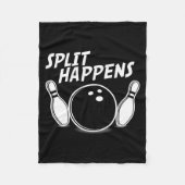 Funny Bowling Shirt Split Happens Fleecedecke (Vorderseite)