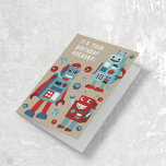 Funny Boys Geburtstagskarte mit Retro Robotern Karte<br><div class="desc">Erstellen Sie eine personalisierte Geburtstagskarte für einen Geburtstagsjungen. Diese Karte ist bereit, um mit Ihrem eigenen, individuellen Text auf der Vorderseite und auf der Innenseite personalisiert zu werden. Die Nachricht auf der Vorderseite lautet: ES IST IHR GEBURTSTAG, NAME! Und die Nachricht auf der Innenseite lautet: SO, GO NUTS! GLÜCKLICH GEBURTSTAG!...</div>