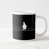 Funny Bubblegum Birds on a Wire Black Jumbo-Tasse (Rechts)