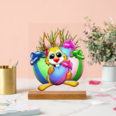 Funny Bunny biting an Easter Egg Acrylschild (Hochzeit)