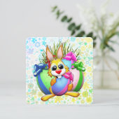 Funny Bunny biting an Easter Egg Dankeskarte (Stehend Vorderseite)