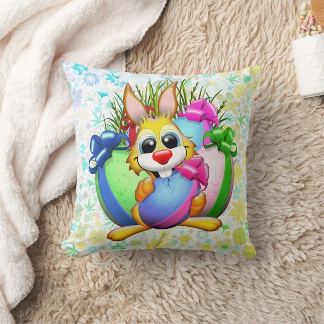 Funny Bunny biting an Easter Egg Kissen (Decke)
