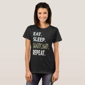 Funny Camouflage Eat Sleep BootCamp Wiederholung C T-Shirt (Vorne ganz)