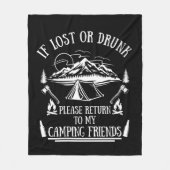 Funny Camper Slogan Camping trinken Redewendungen Fleecedecke (Vorderseite)