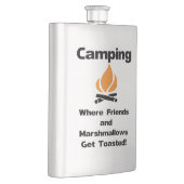 Funny Camping Sprichwort mit Marshmallows und Freu Flachmann (Rechts)