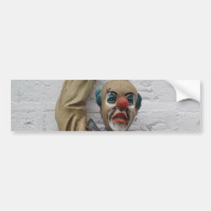 Funny Carnival Clown hängt an der Wand Autoaufkleber