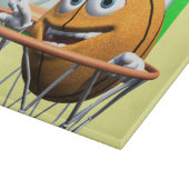 Funny Cartoon Basketball in einem Hoop Schneidebrett (Ecke)