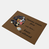 Funny Cartoon Bernese Mountain Dog Doormat Fußmatte (Schrägansicht)