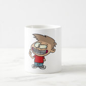Funny Cartoon Boy mit Braces Smile Kaffeetasse (Mittel)